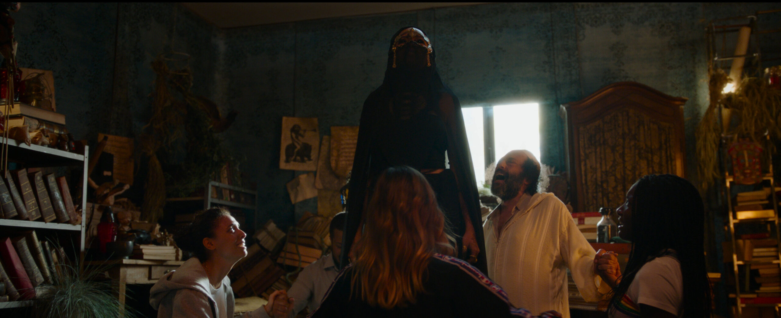 映画祭の目玉作品にして 屋敷女 レザーフェイス 悪魔のいけにえ 監督コンビ最新作 呪術召喚 カンディシャ の予告篇