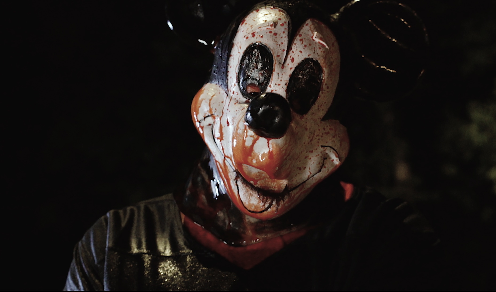 【 Disney レトロぬいぐるみバッジ 】ミッキーマウス ミッキー・マウスが凶悪な殺人鬼と化す『マッド・マウス ～ミッキーと